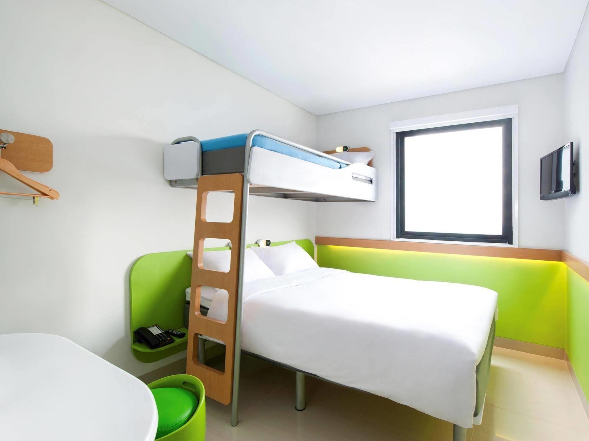 Ibis Budget Jakarta Daan Mogot Zewnętrze zdjęcie