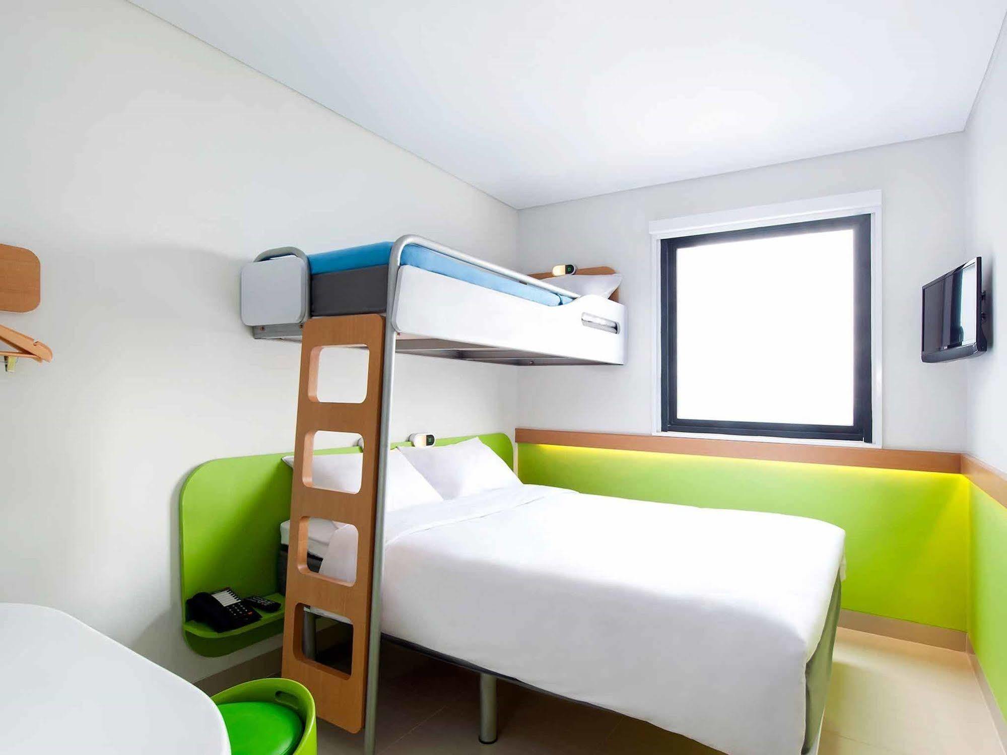 Ibis Budget Jakarta Daan Mogot Zewnętrze zdjęcie