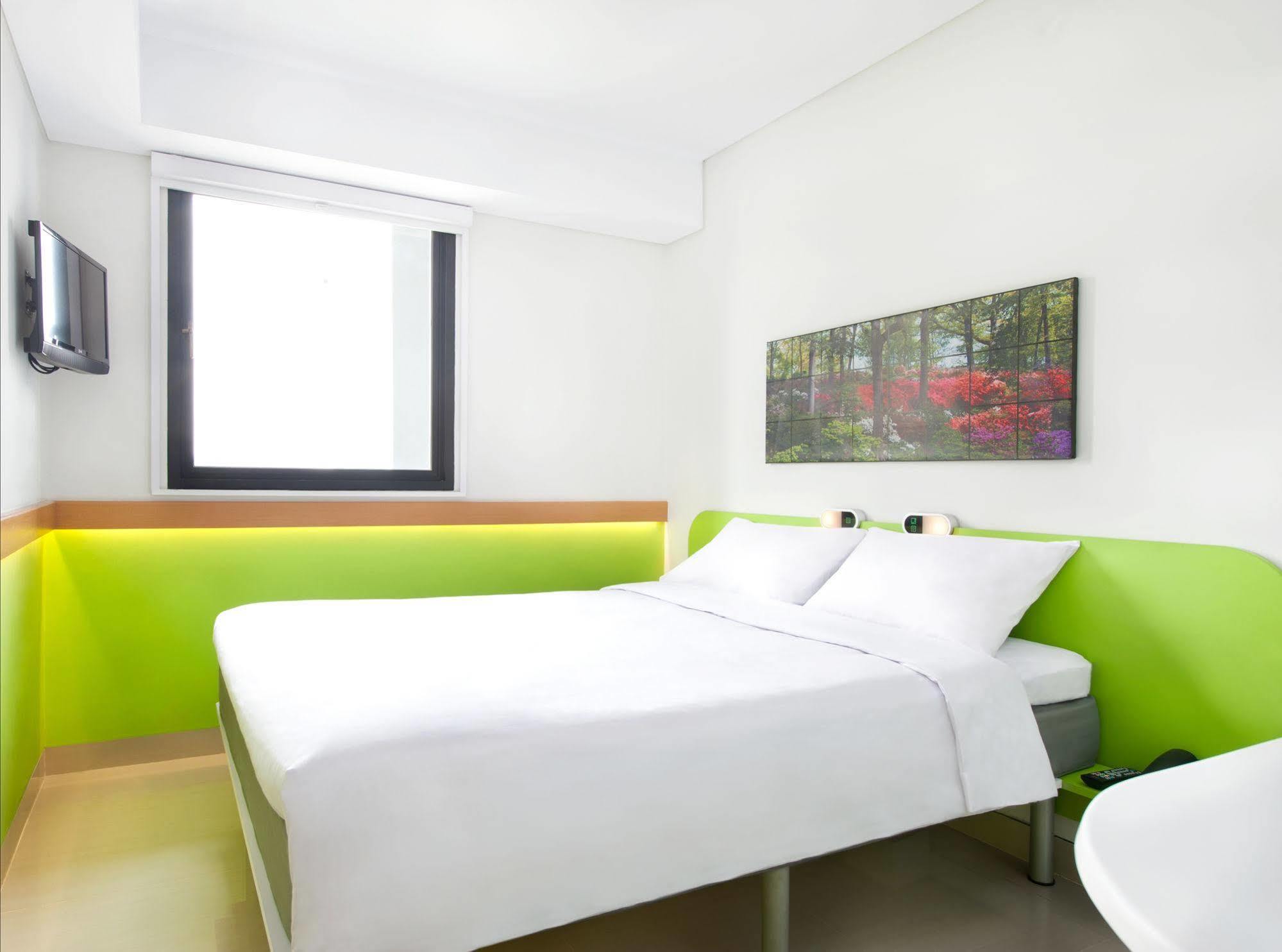 Ibis Budget Jakarta Daan Mogot Zewnętrze zdjęcie