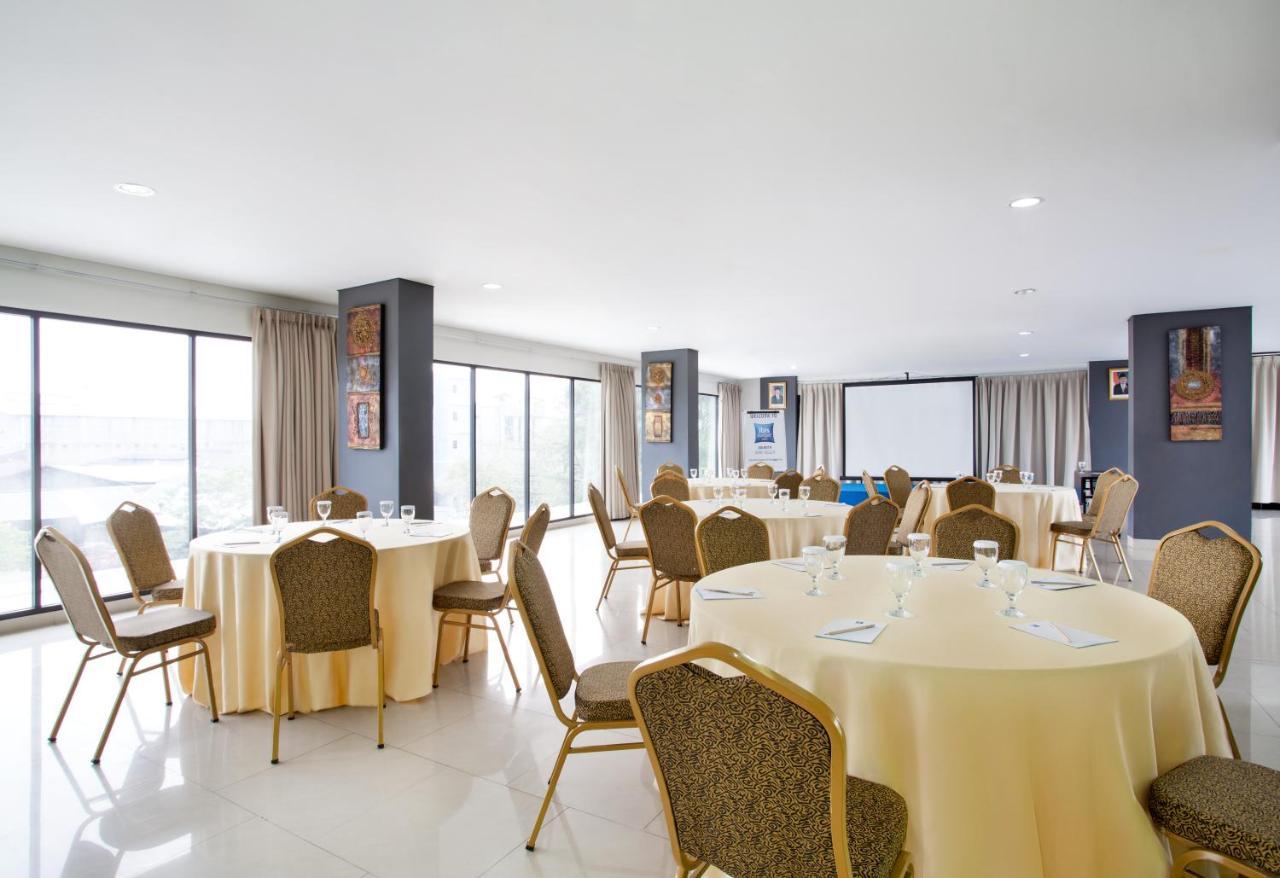 Ibis Budget Jakarta Daan Mogot Zewnętrze zdjęcie